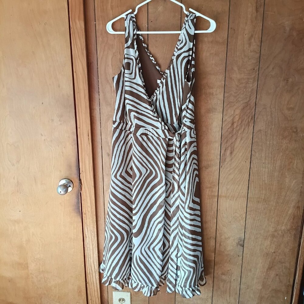 Jonathan Martin Brown Geometric Print Sleeveless Dress Size 12 Flowy V-Neck